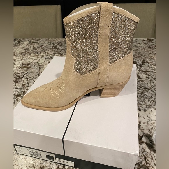 Dolce Vita Western Booties - Picture 6 of 9